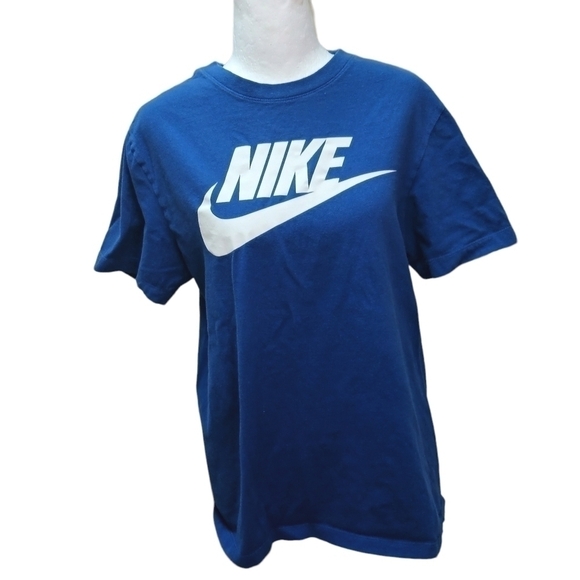 THE Nike Tee EUC size small - Picture 1 of 3